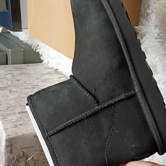 UGG Classic Mini II Women's Sz 8 Ankle Boots - Picture 8 of 10